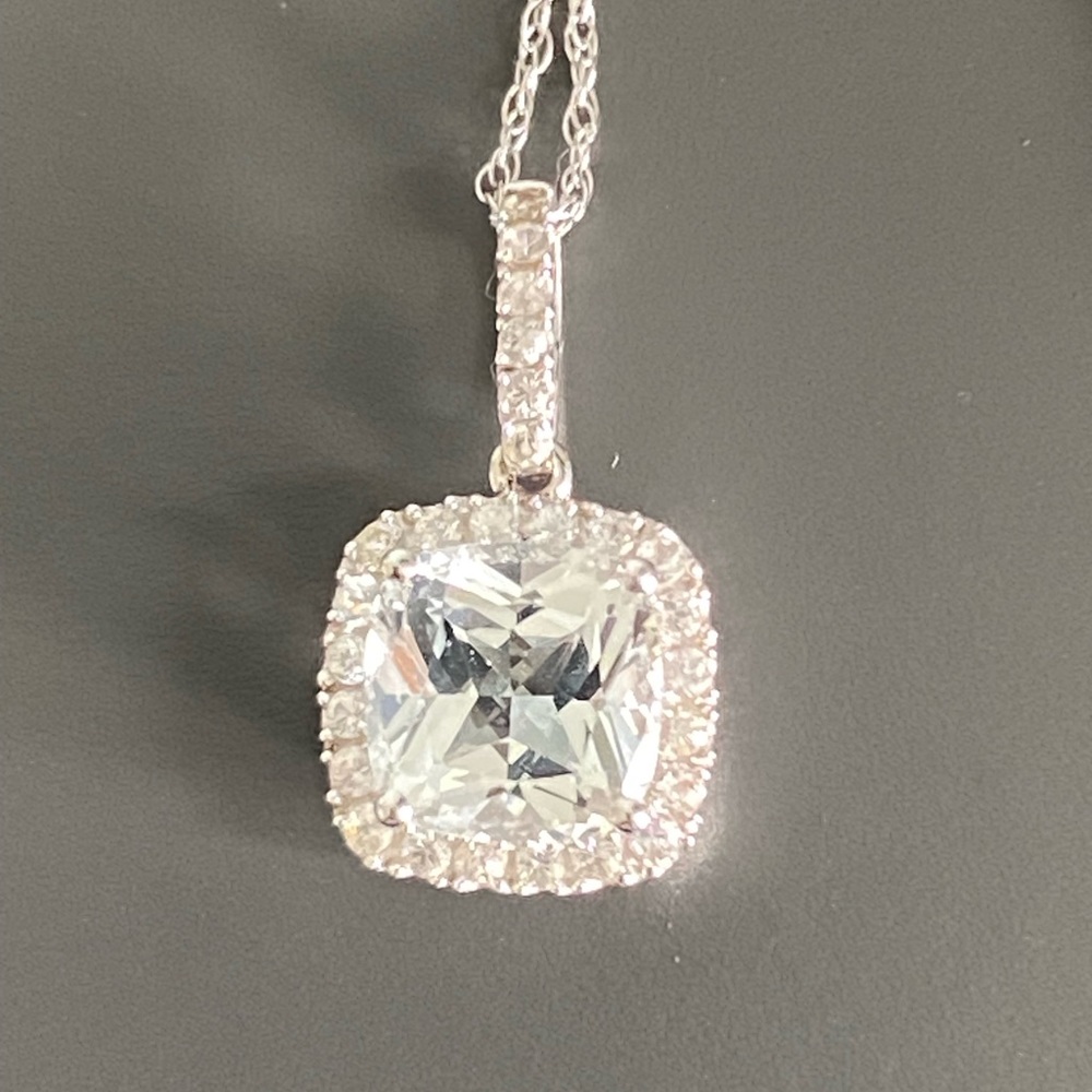 SOLD ON EBAY Beautiful 14kt White Gold Gemstone (Prasiolite ?) Necklace